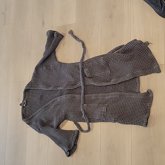 Bathen Robe - Picture 1 of 4